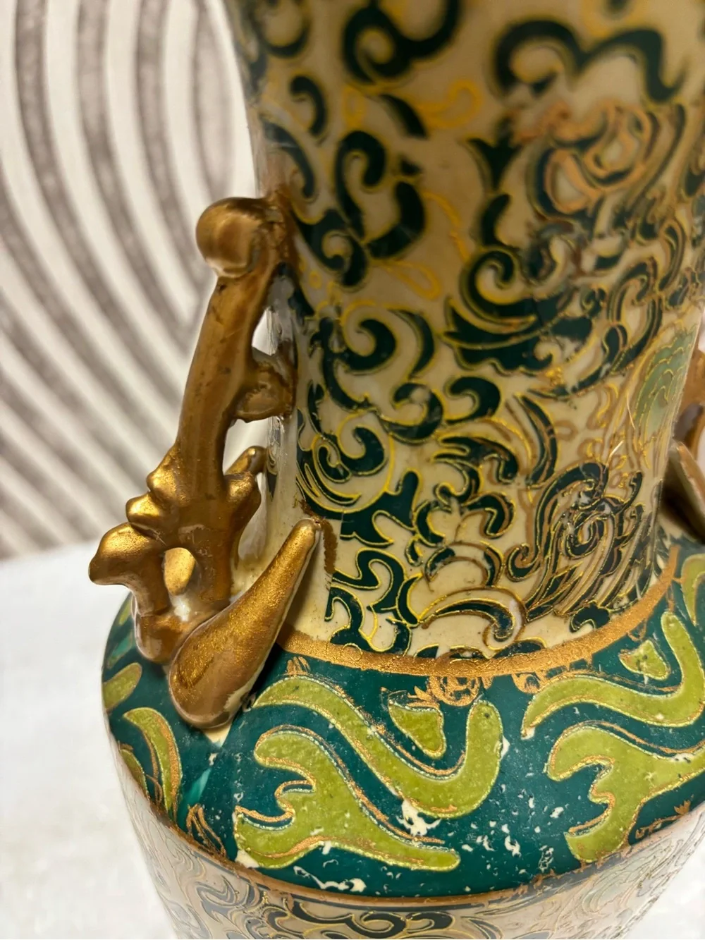 Vintage porcelain Japanese Asian vase